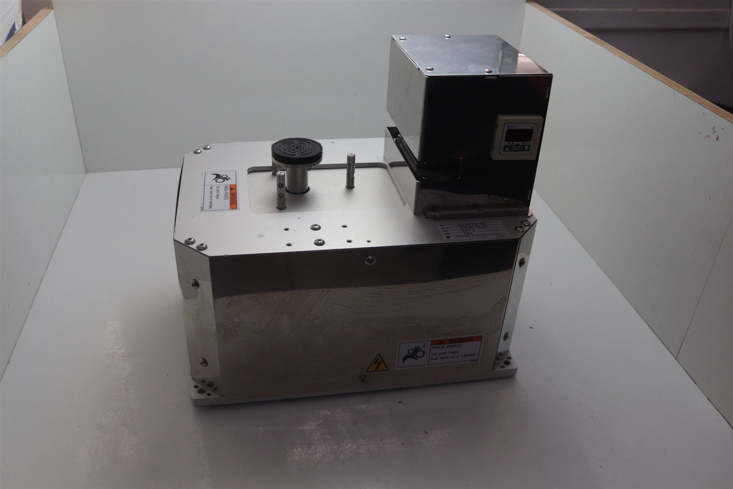 Yaskawa Electric Wafer Pre-Aligner XU-ACP330-A22