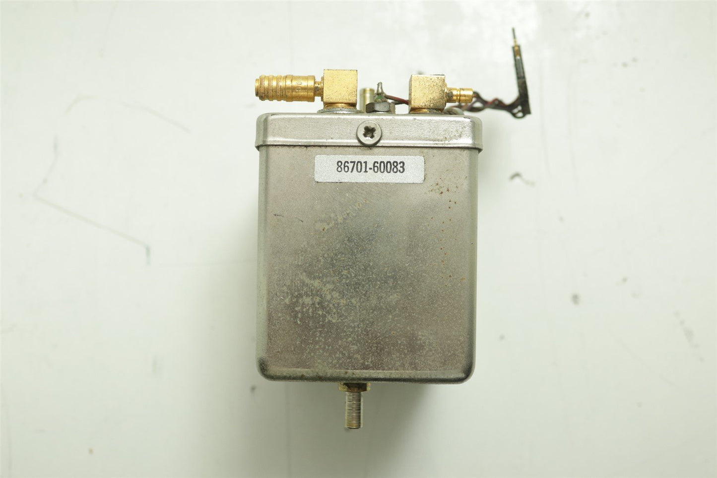 HP Agilent 8672A Signal Generator 2-18GHz Crystal Oscillator 10811B