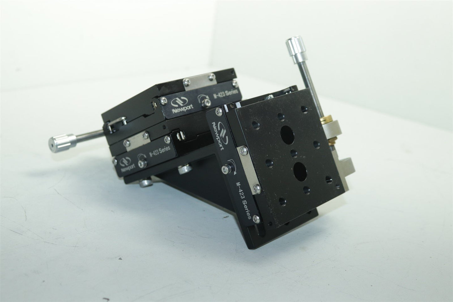 Newport M-423 Precision Linear X-Y Stage + Angle Bracket 90° M-360-90