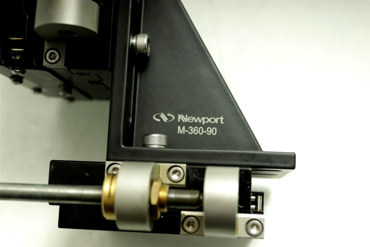 Newport M-423 Precision Linear X-Y Stage + Angle Bracket 90° M-360-90