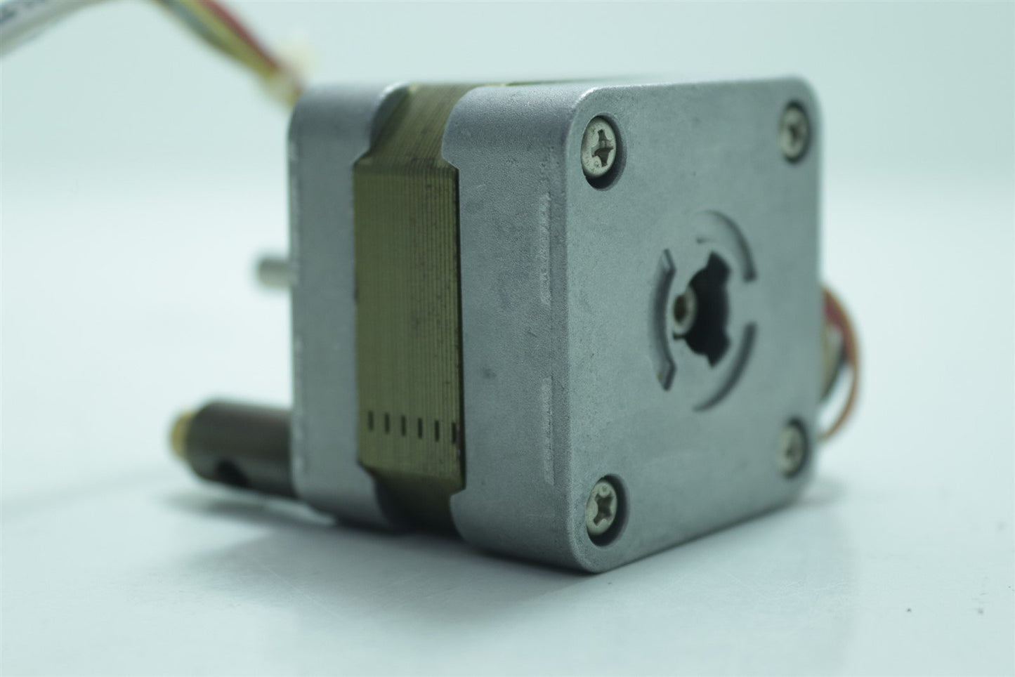 Sanyo Denki 103-540-16 9.6V 0.3A 1.8°/ Step- Stepping Motor