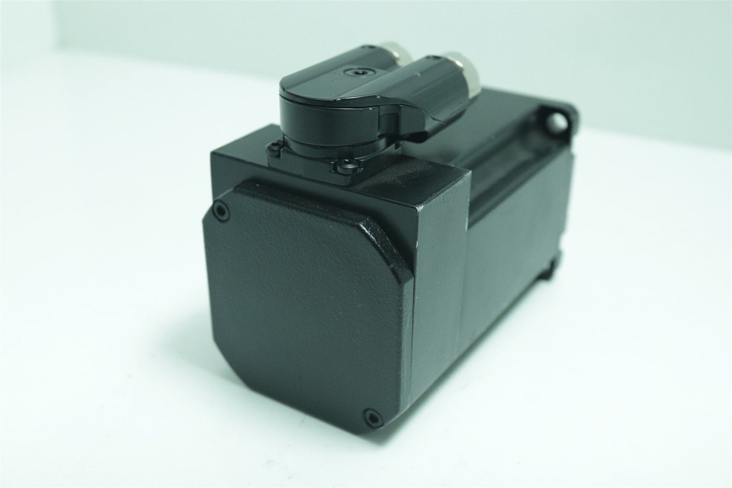 B&R Automation Servo Motor 8LVA23.R0030D000-0 REV C0 + CABLES