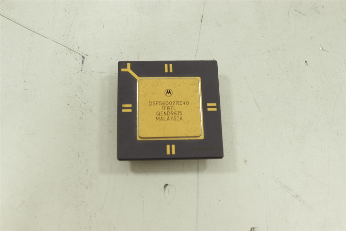 MOTOROLA Package PGA 24-BIT DIGITAL SIGNAL PROCESSOR DSP56002RC40
