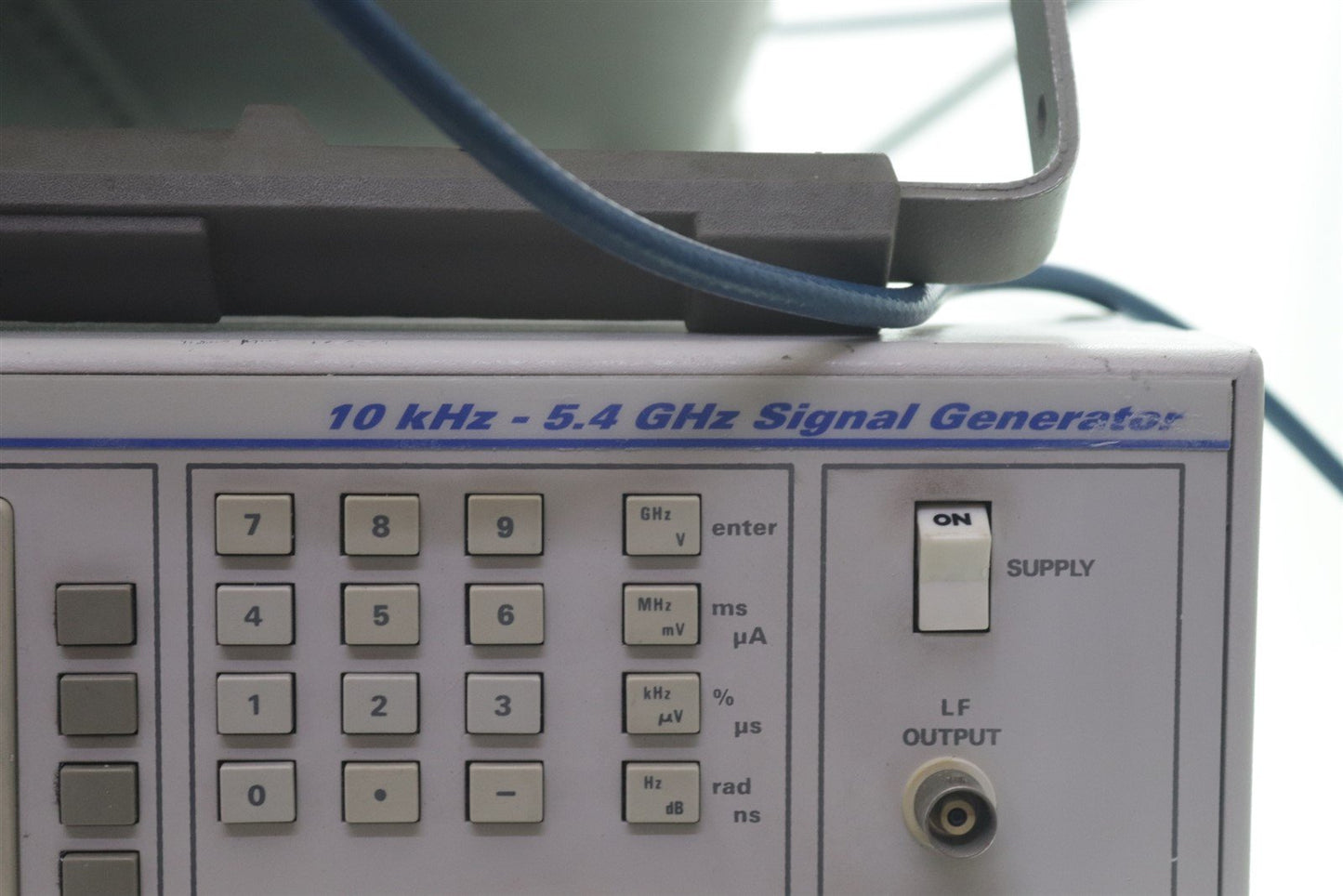 Aeroflex IFR 2032 RF Signal Generator 10KHz - 5.4GHz 44533-441
