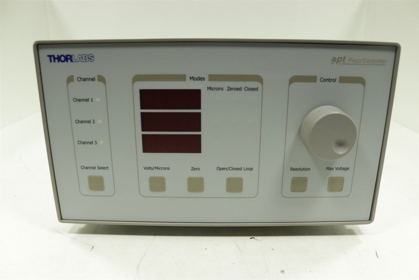 BPC303 3-Channel 150V/1A Benchtop Piezo Controller