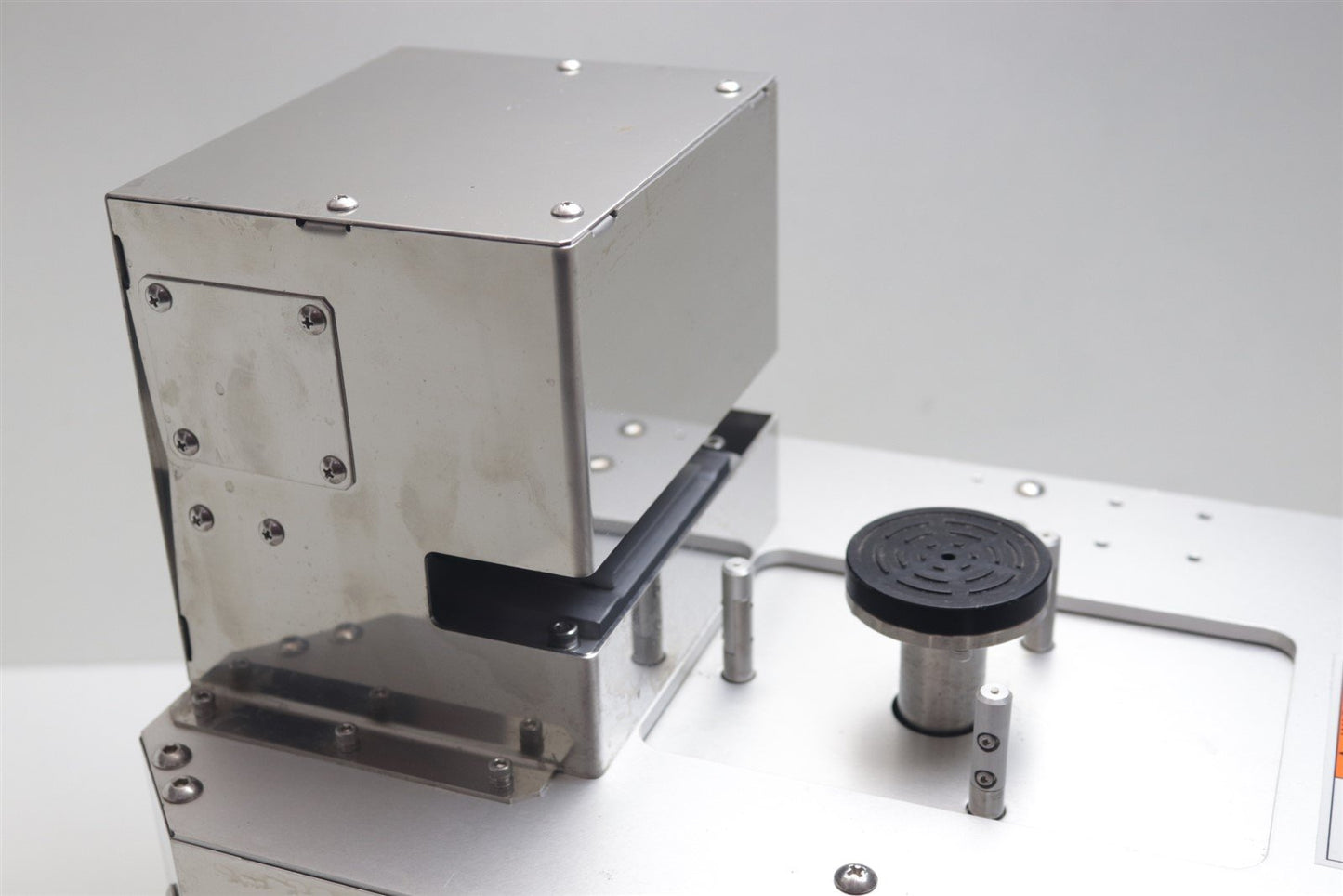 Yaskawa Electric Wafer Pre-Aligner XU-ACP330-A22
