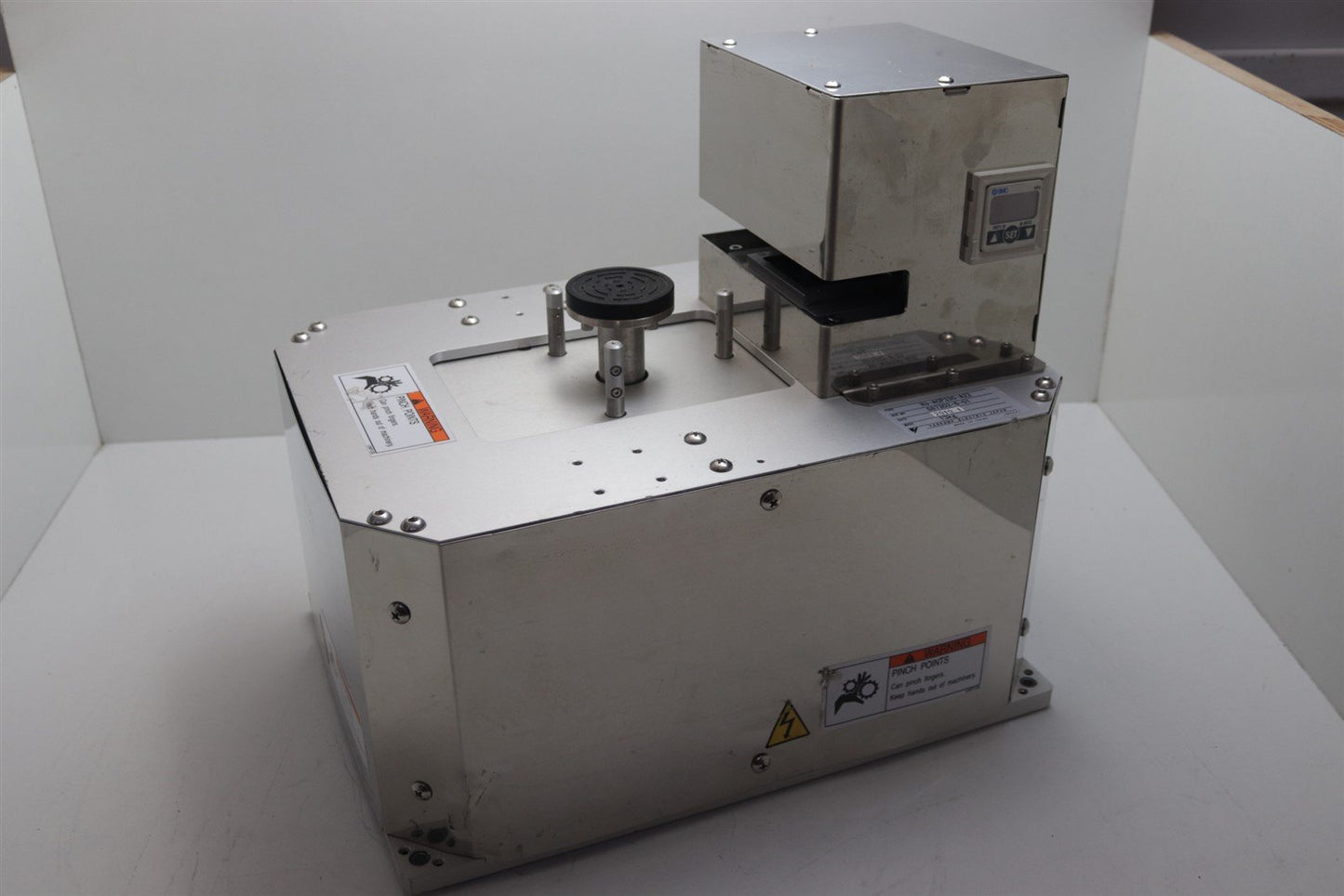 Yaskawa Electric Wafer Pre-Aligner XU-ACP330-A22