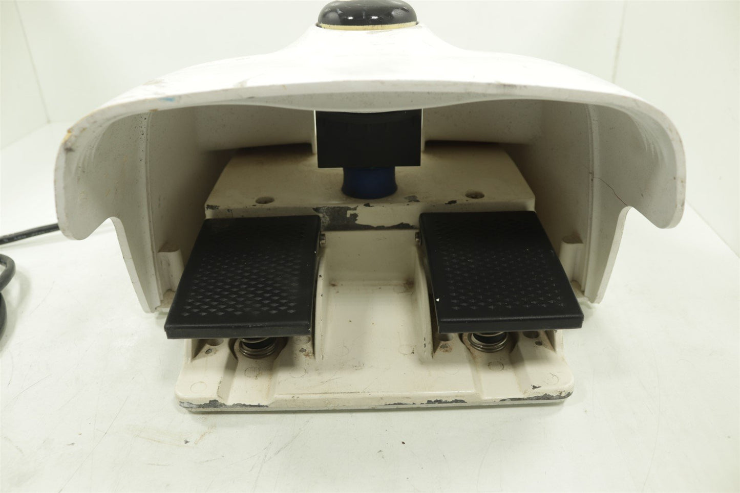 Lumenis Versapulse Footswitch Pedal FS-62-SP-A-B1 FOR PARTS (Cable Included)
