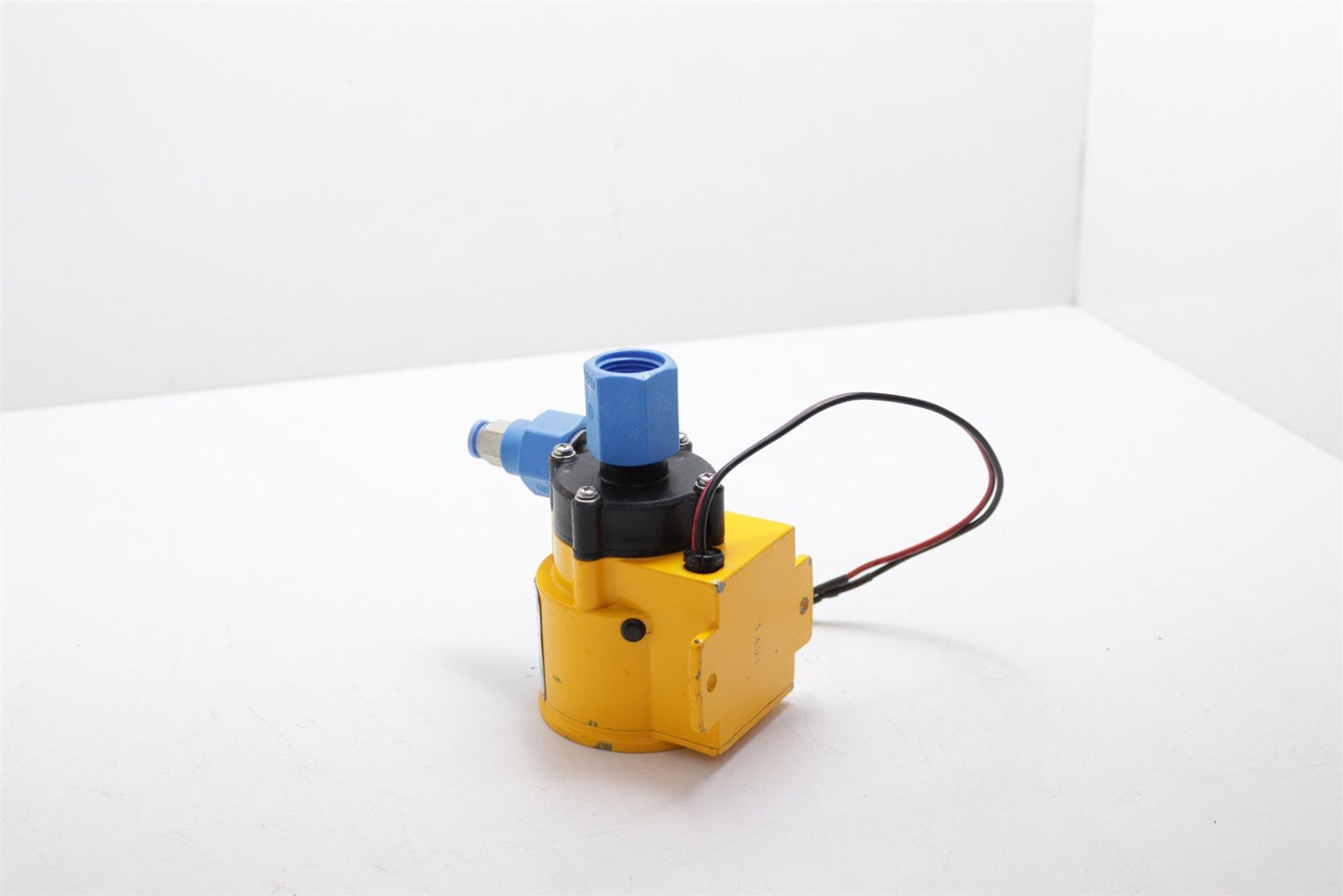 Pan World NH-5PX-D Brushless DC Magnet Pump 15L/min 2.8m Head 1/2"NPT 24V
