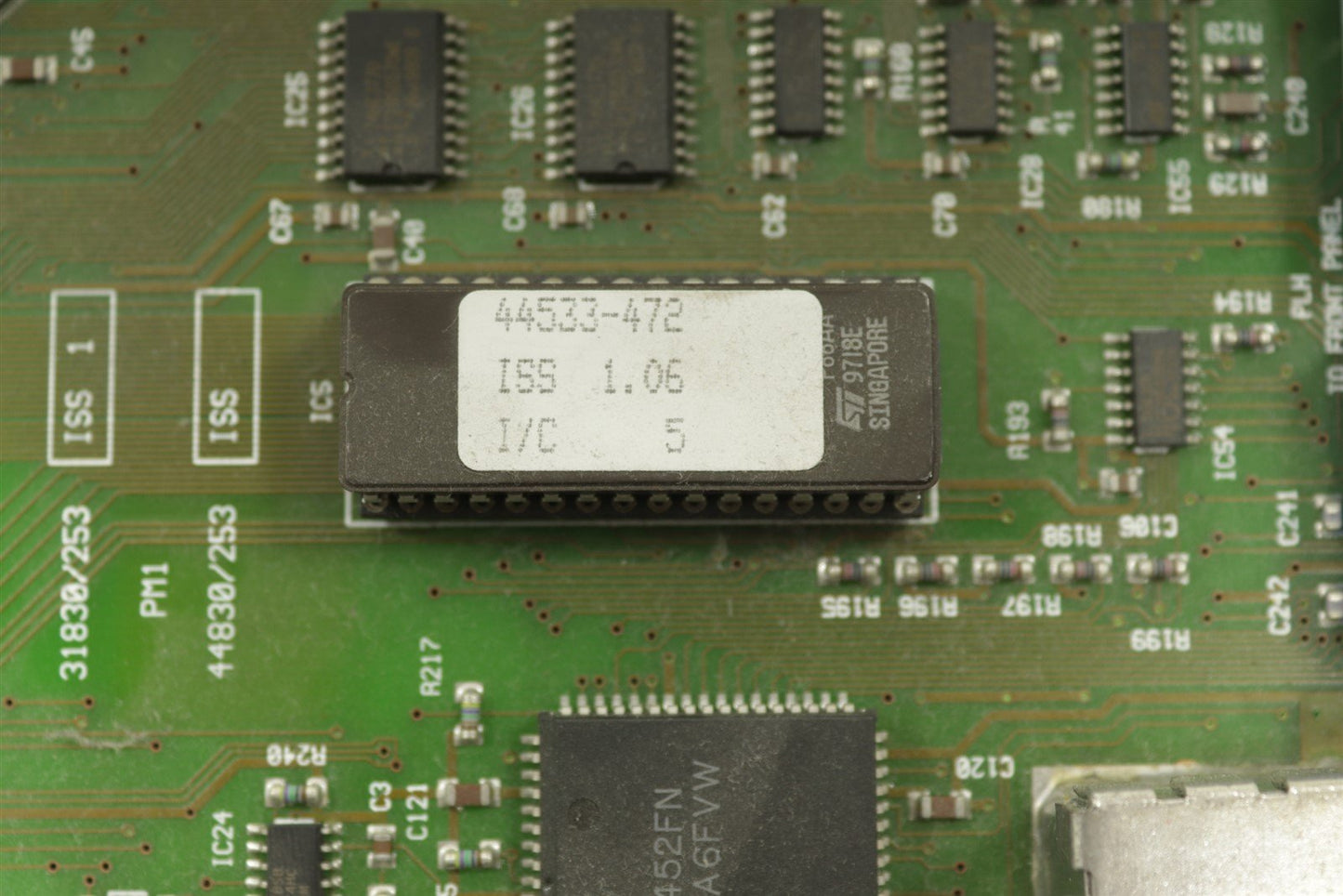 IFR 2025 Signal Generator 9kHz - 2.51GHz Main Board 44830/253 02