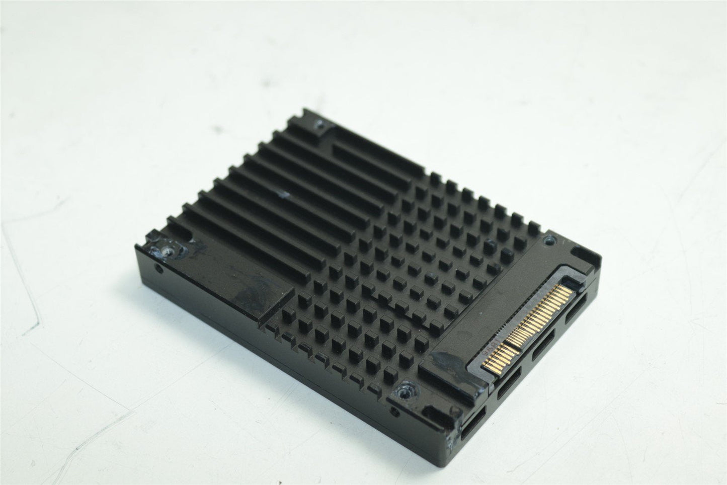 Micron 9300 Series 12.8TB NVMe 2.5"Internal State Drive MTFDHAL12T8TDR-1AT1ZABYY