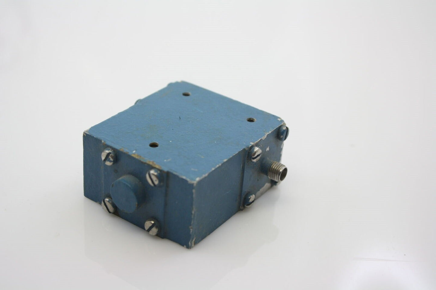 Microwave RF Isolator 2-4.2GHz isolation 0.9 loss Max +20DB