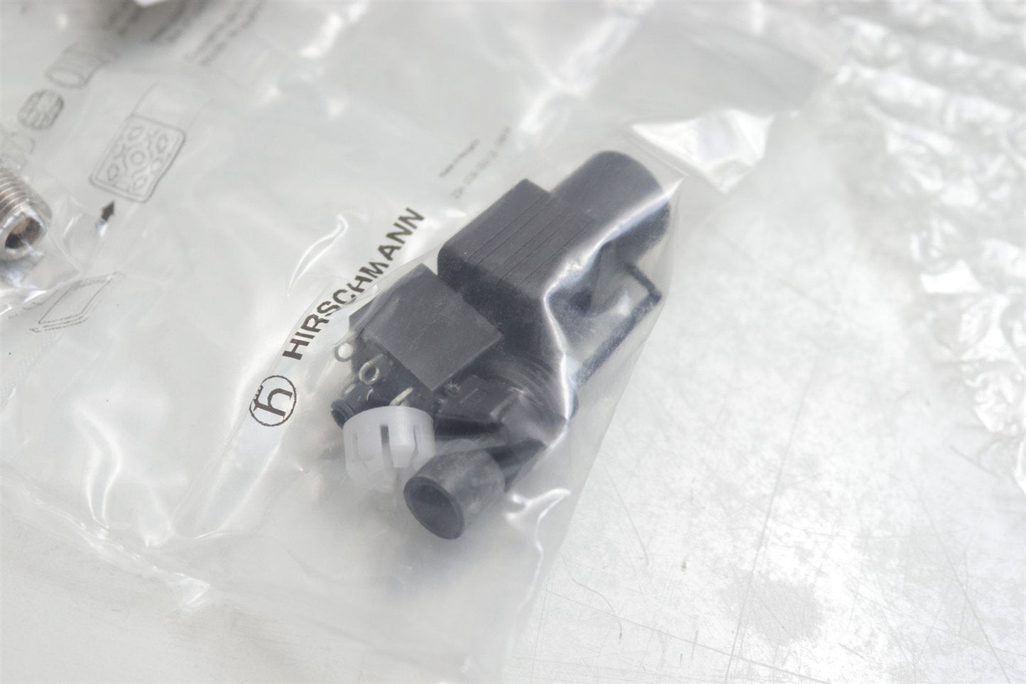 NEW EquiliBar Electronic Pressure Regulator QB1SSNEEZP300PSG 0-300PSI