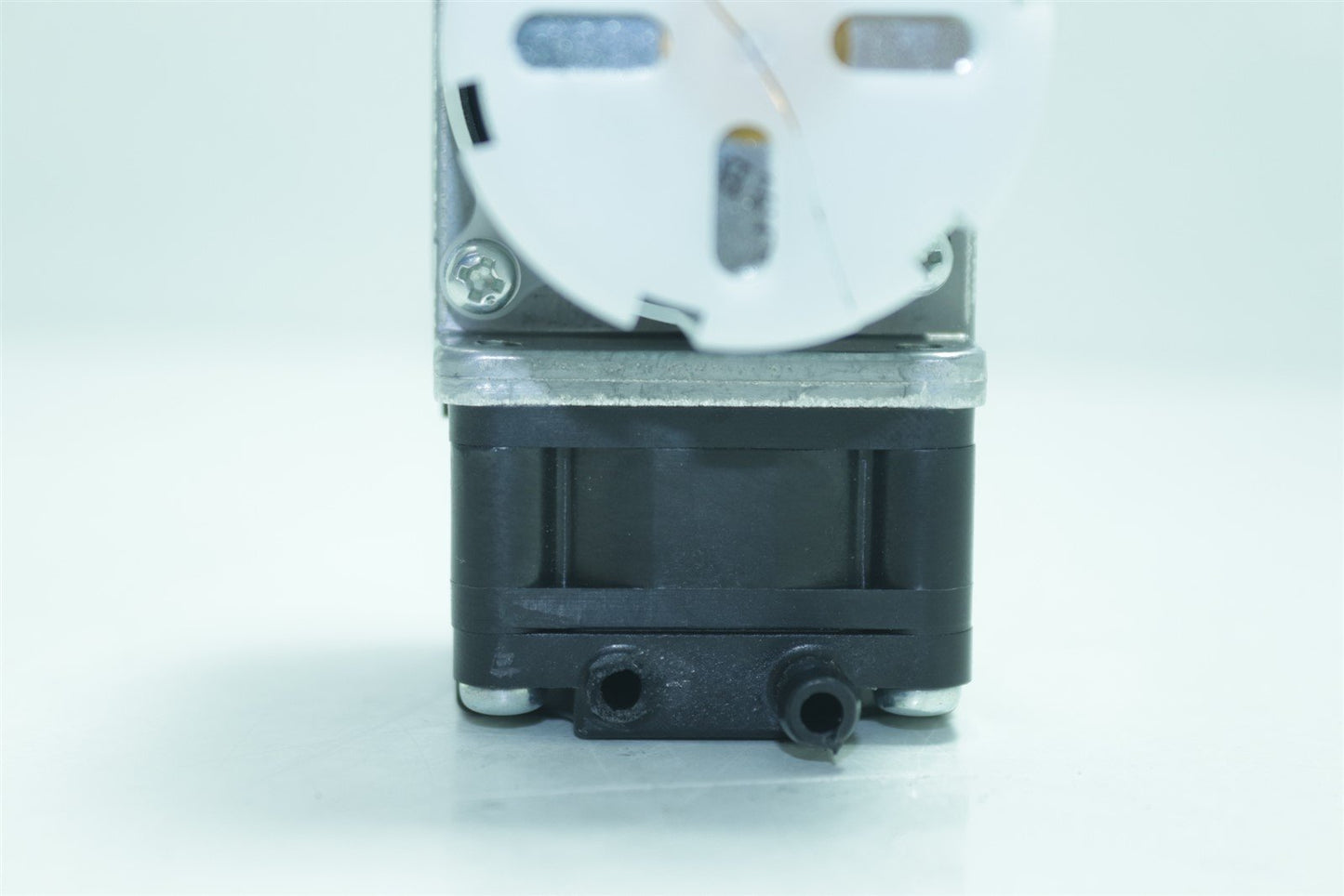 Nitto Kohki 24VDC Compressor Vacuum Pump DP0102S-0001