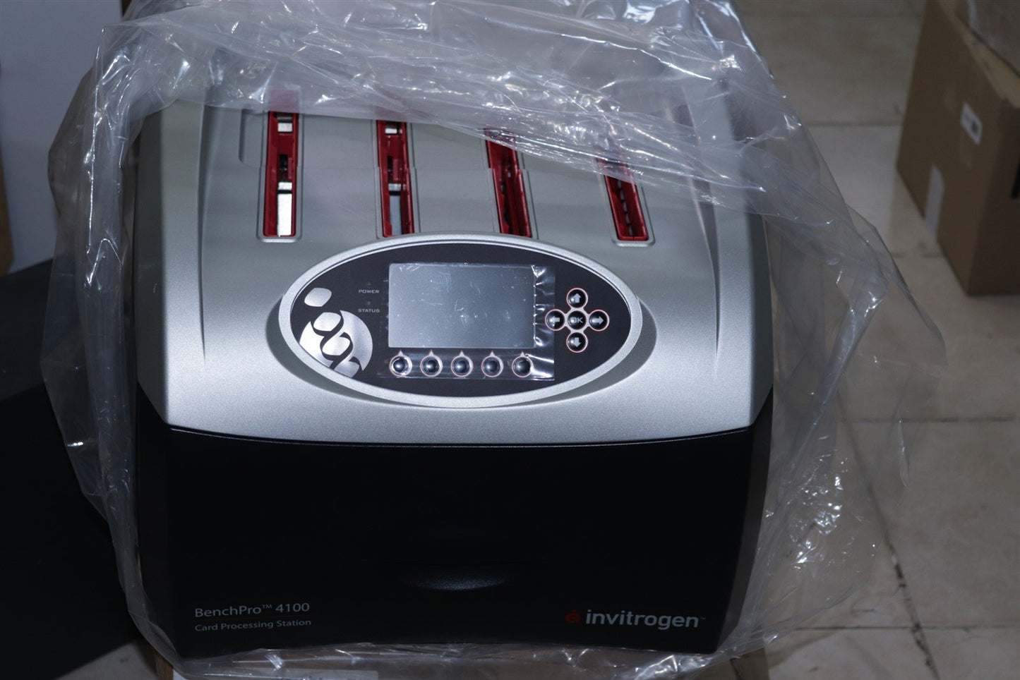 Invitrogen BenchPro 4100 Card Processing Station New Without Box