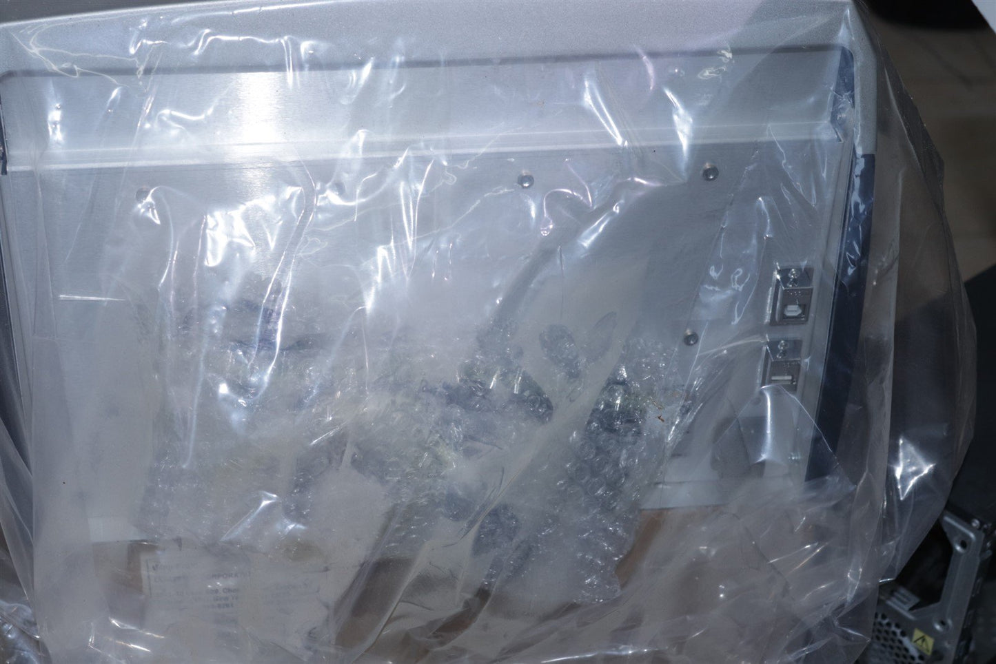 Invitrogen BenchPro 4100 Card Processing Station New Without Box
