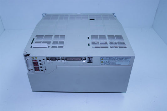 YASKAWA SGDH-50DE SERVOPACK OWO590-2-14 5 kW / 6.71 Hp 300 Hz 16.5 A