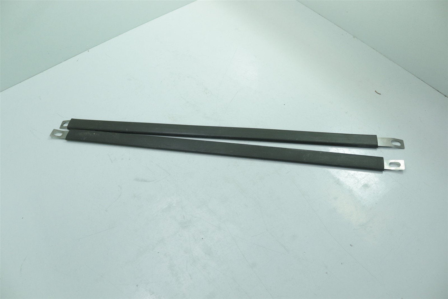 2X HP Agilent 3562A dynamic signal analyzer Handles