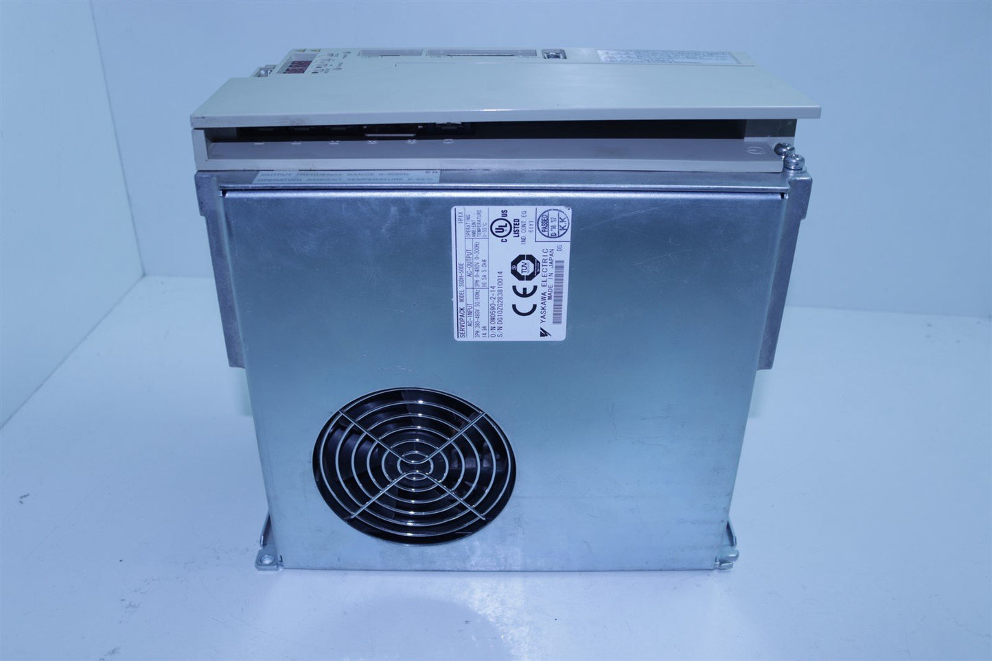 YASKAWA SGDH-50DE SERVOPACK OWO590-2-14 5 kW / 6.71 Hp 300 Hz 16.5 A