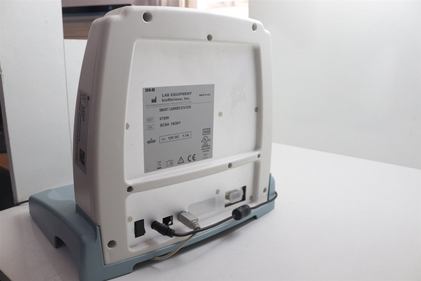 Biomerieux Vitek 2 Smart Carrier Station Microbial Analyzing System w/ Keyboard