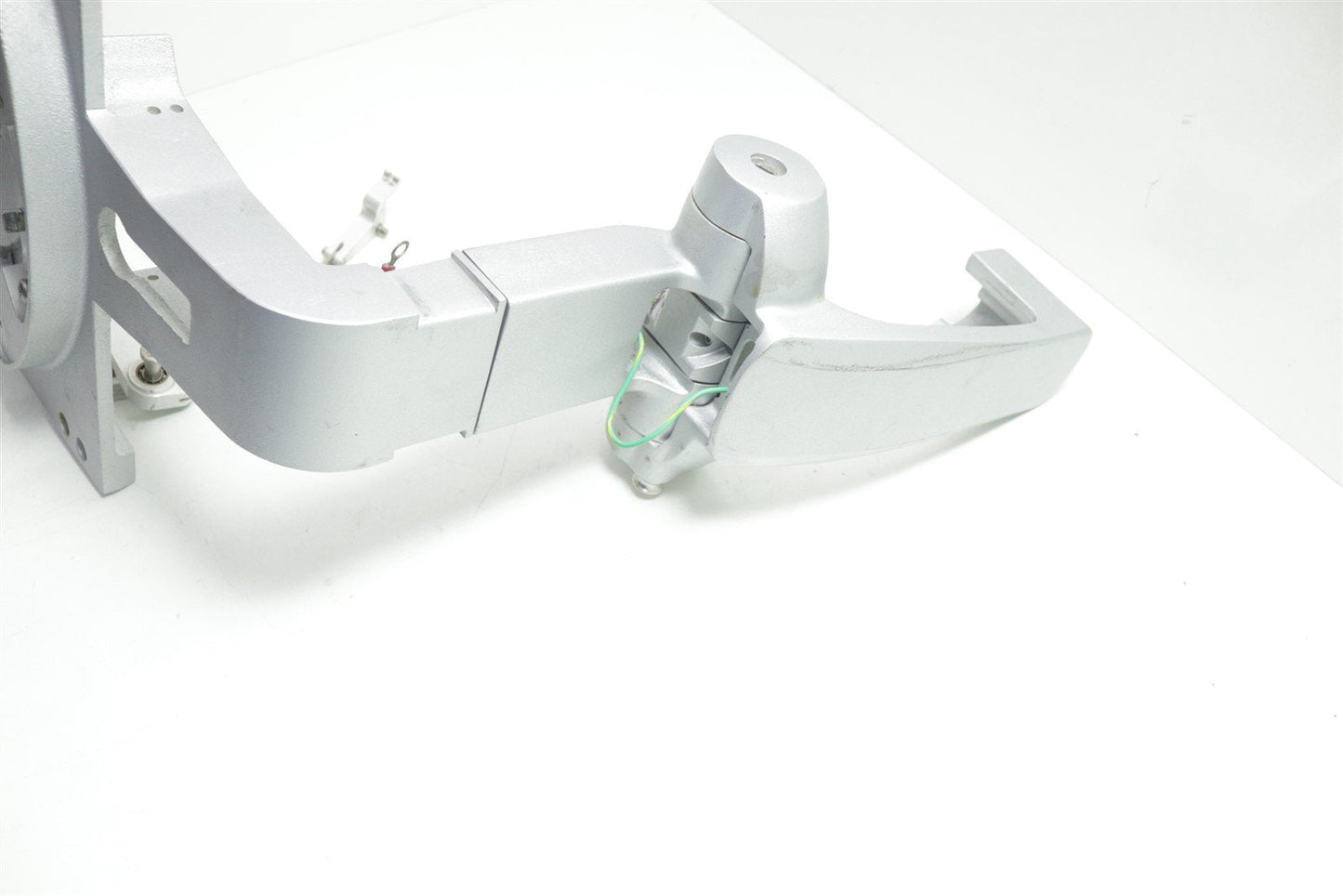 GE HealthCare Vivid ALAR 027C Computer and Screen Stand