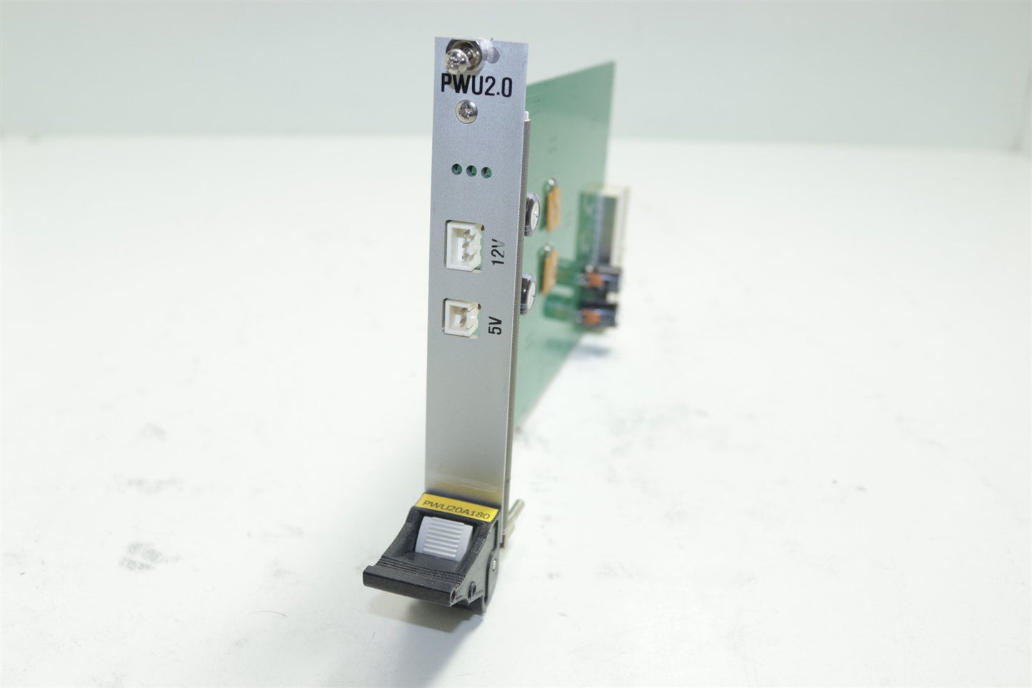 National Instruments PXI 5V 12V Output Module