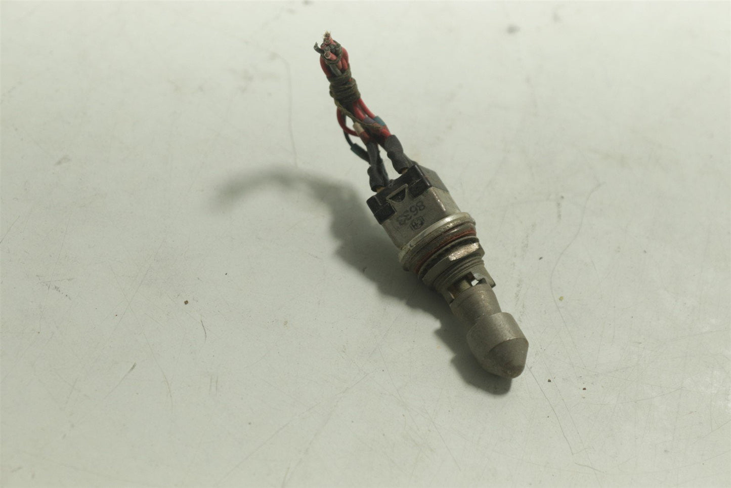 Lever Lock Toggle Switch With 2 Positions 8856R8