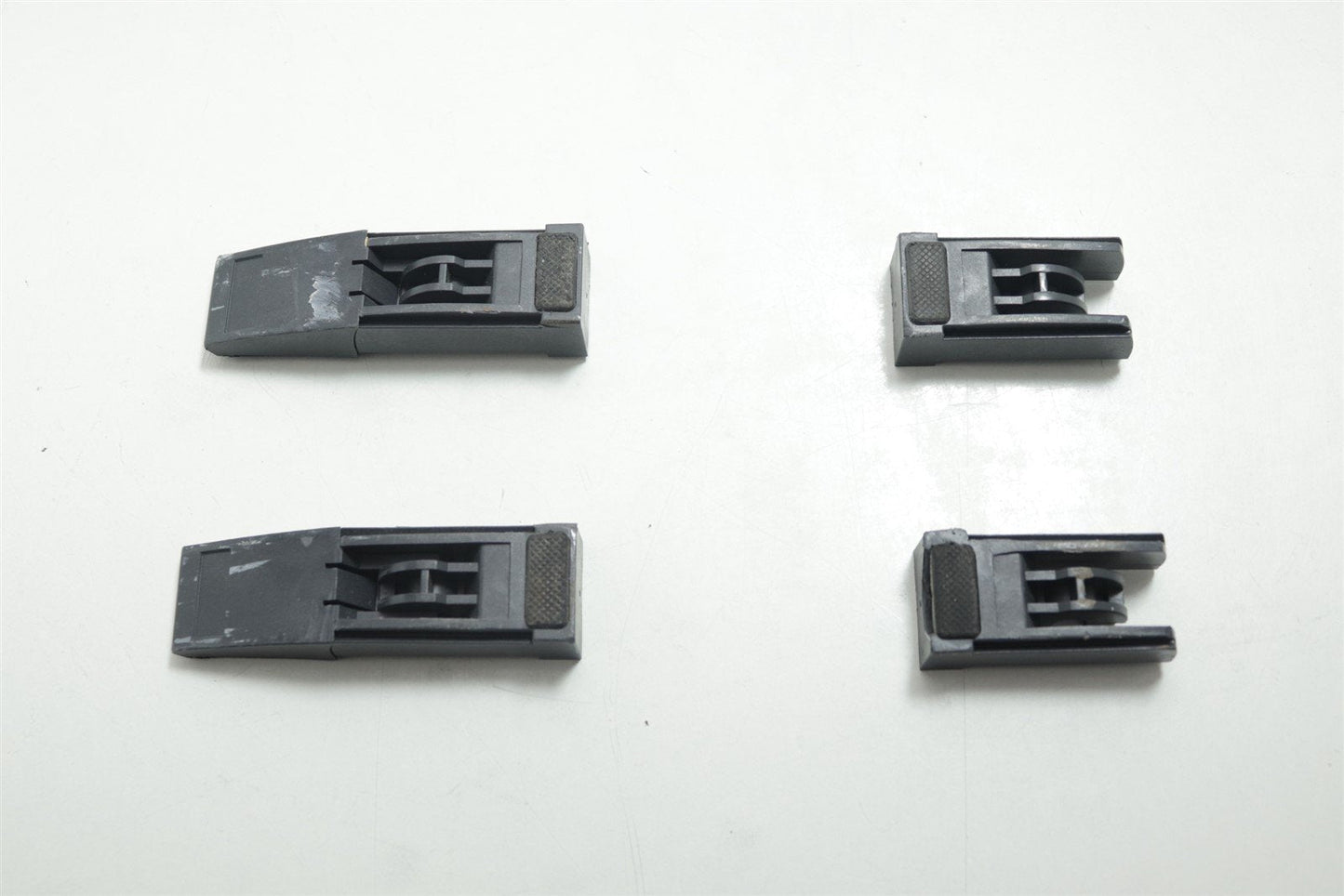 Schroff Set of 4 Plastic legs 60603-023