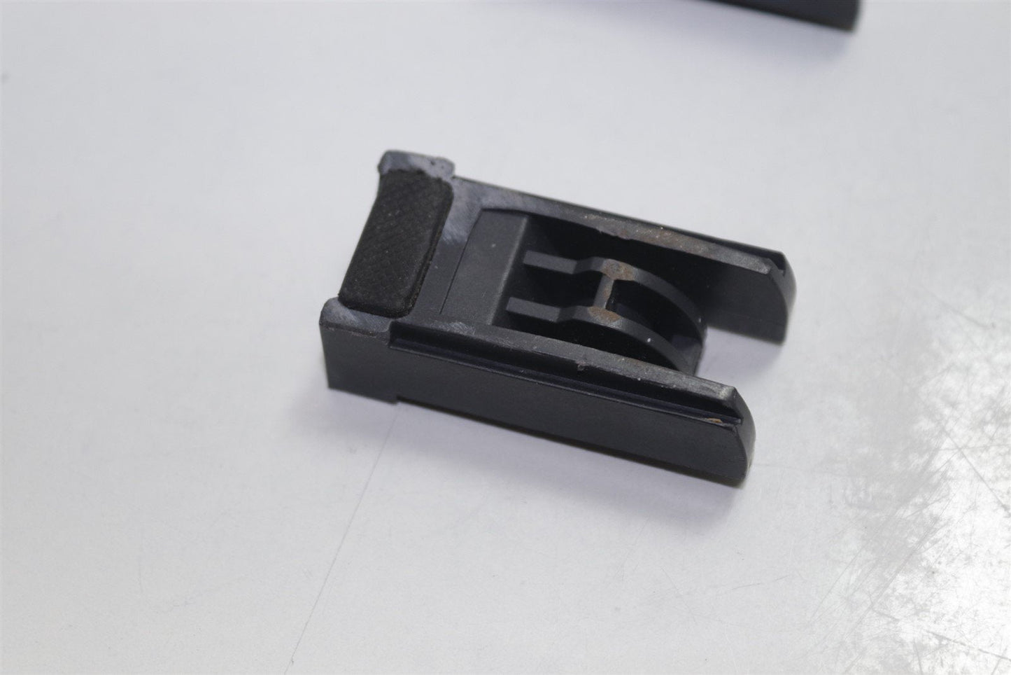 Schroff Set of 4 Plastic legs 60603-023