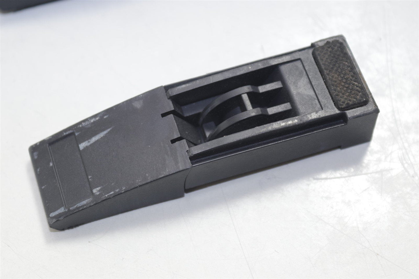 Schroff Set of 4 Plastic legs 60603-023