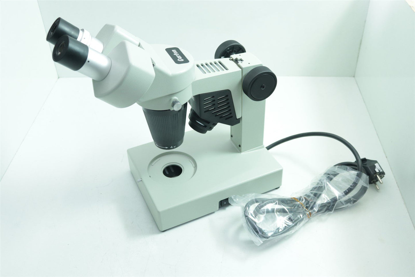 Carton SCW-E Binocular Fixed Magnification Microscope 2x 1x/2x 1x/3x or 2x/4x