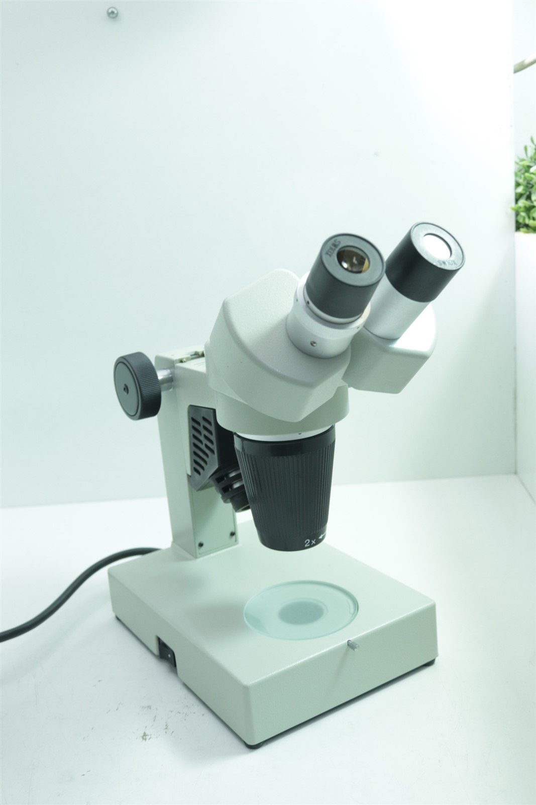 Carton SCW-E Binocular Fixed Magnification Microscope 2x 1x/2x 1x/3x or 2x/4x