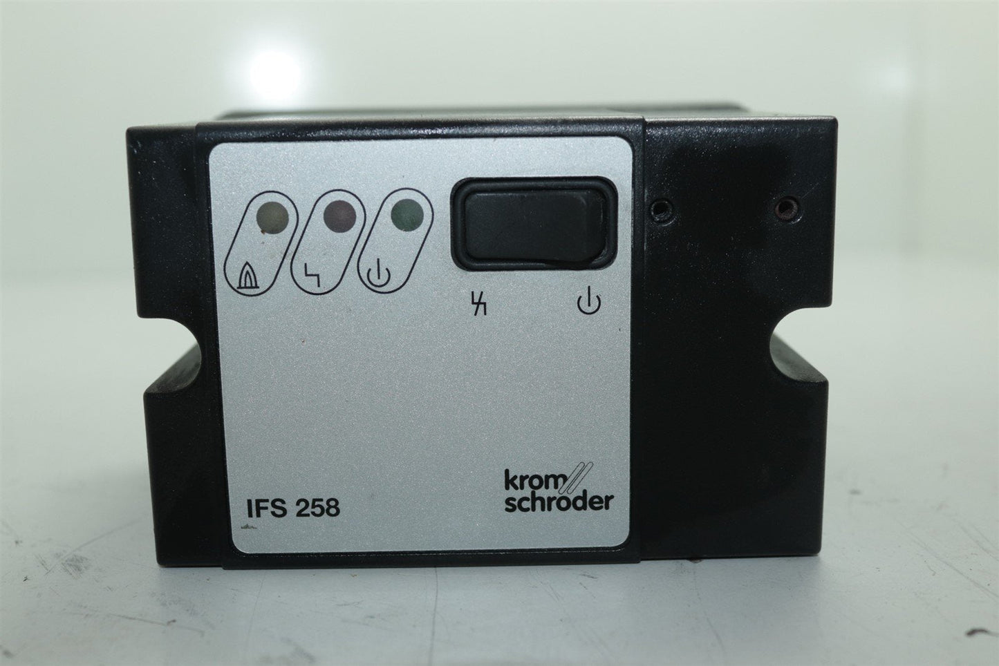 Krom Schroder IFS 258-5/1W Automatic Burner Control Unit Controller