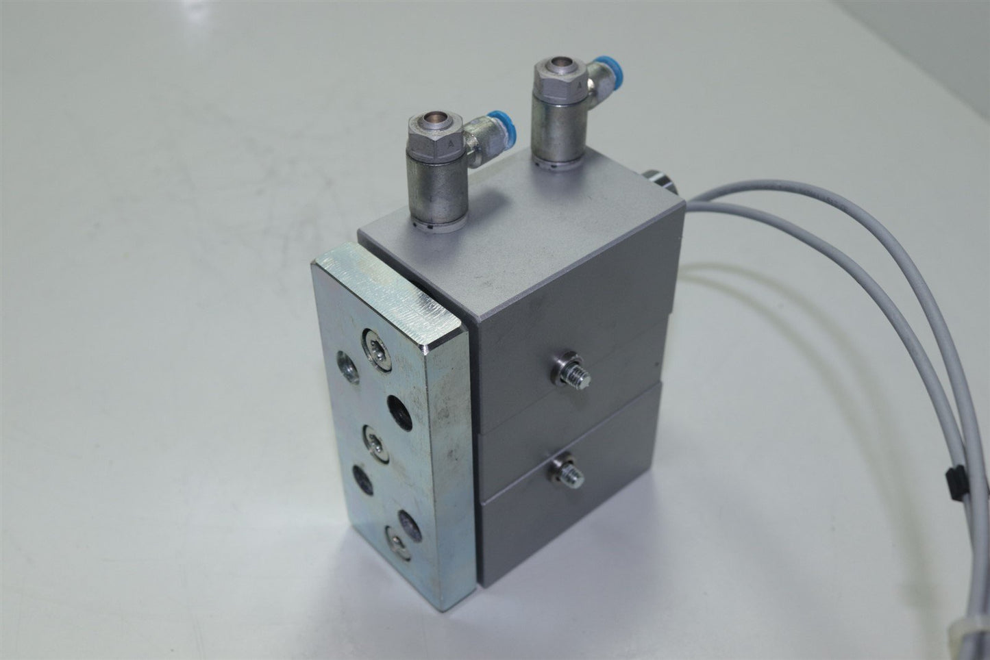 Festo DFM-25-20-P-A-KF 170922 Pneumatic Guided Cylinder