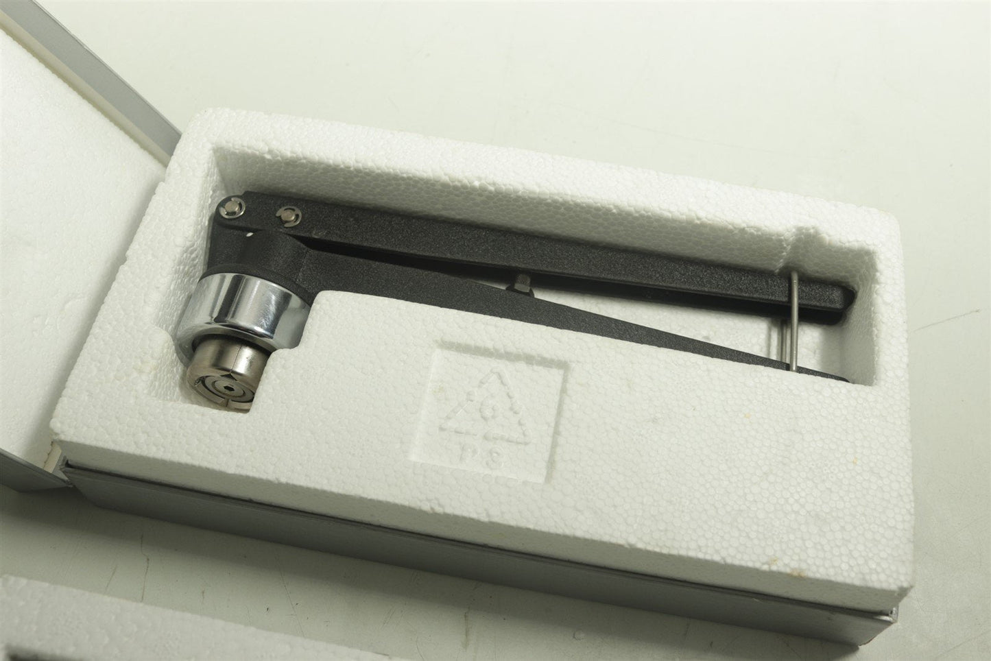 Thermo Scientific Vial Crimper & Decrimper Tools Set