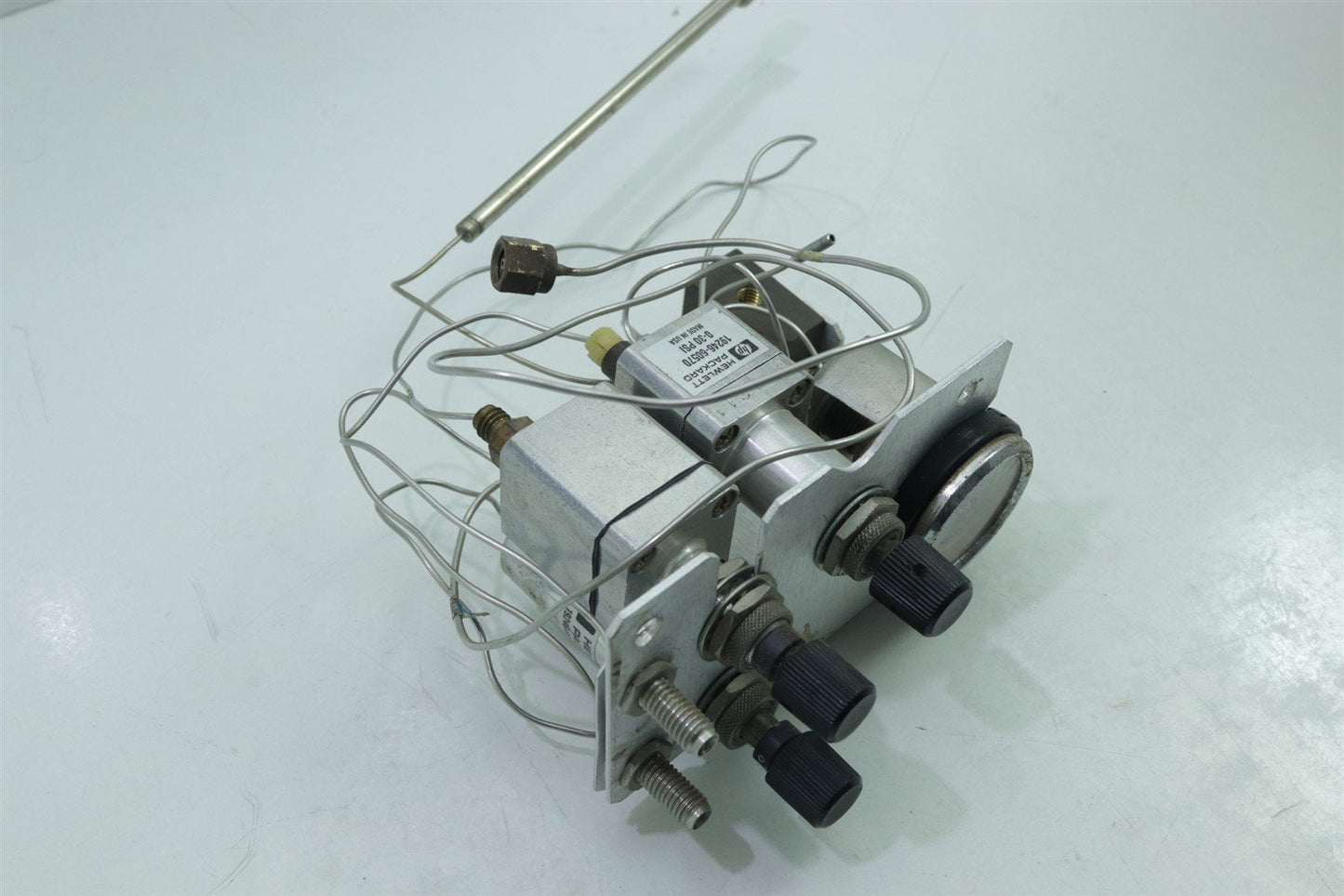 HP Agilent SERIES II GAS CHROMATOGRAPH 5890 Regulator 19362-60575 19246-60570