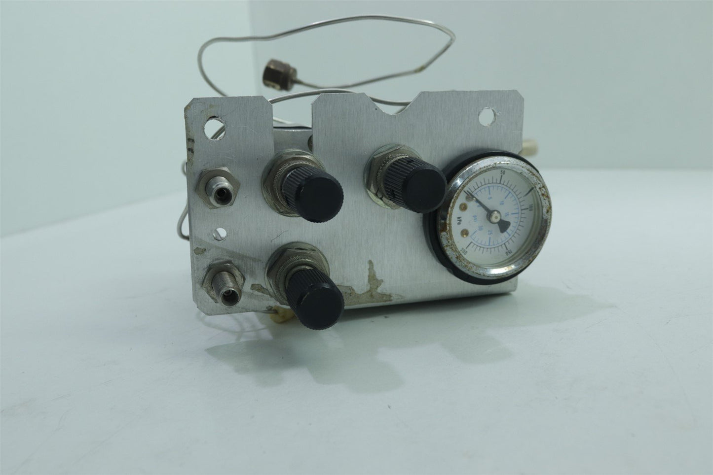 HP Agilent SERIES II GAS CHROMATOGRAPH 5890 Regulator 19362-60575 19246-60570
