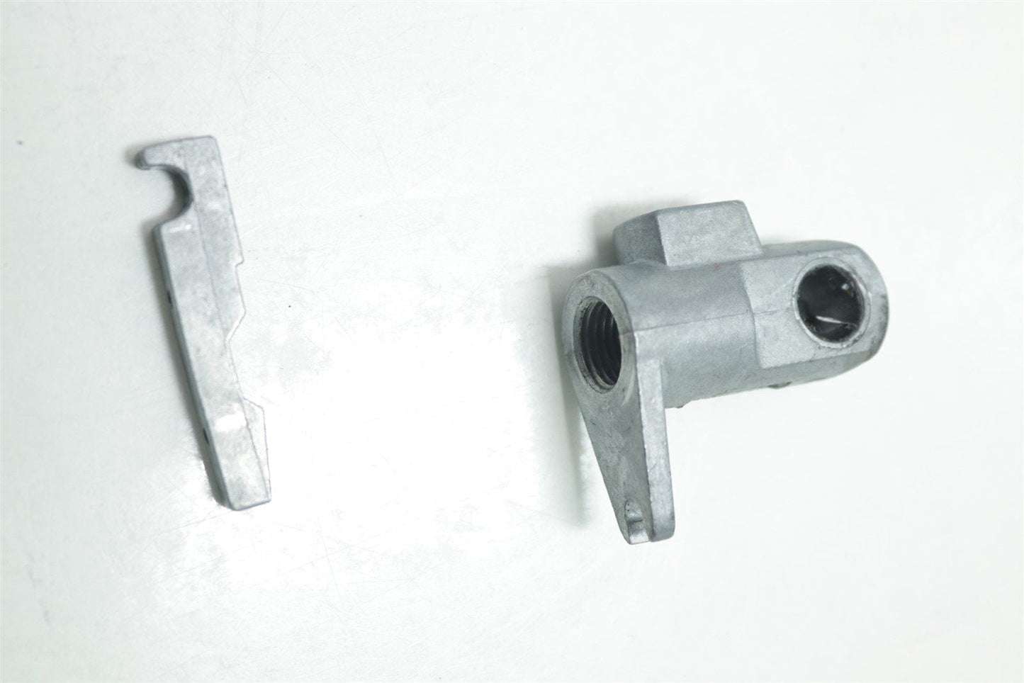 GE HealthCare Vivid S5/S6 Cable Top Connecting Bracket