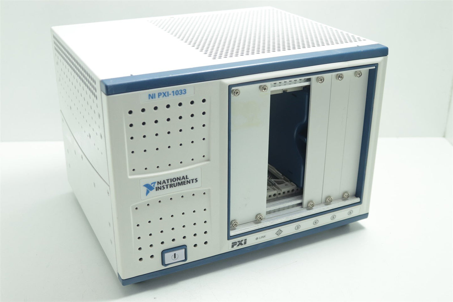 National Instruments NI PXI-1033 Mainframe 194918E-01L REV 3.8