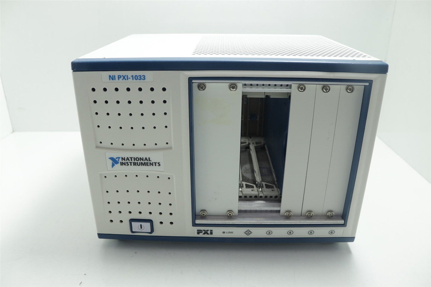 National Instruments NI PXI-1033 Mainframe 194918E-01L REV 3.8