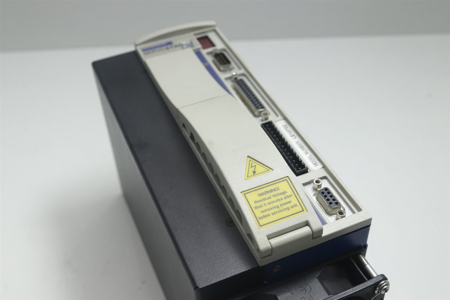 Kollmorgen Servostar CD Lite LE10702 Servo Drive 230VAC 3Φ 10A/Φ 3.5KVA