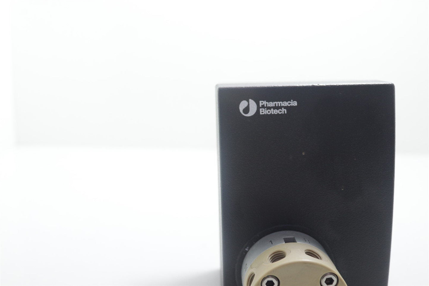 AKTA Explorer Pharmacia Biotech GE IV-908 Motor Valve Assy 18110842