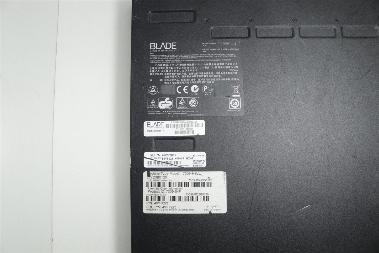 IBM RackSwitch G8264 48 ports 10Gigabit SFP 4x40 Gigabit Switch 2PSU 49Y7923