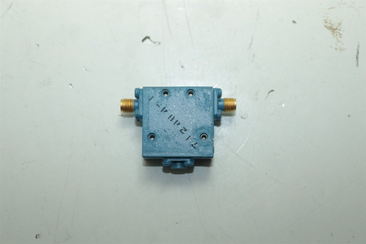 Microwave Isolator 27338 101103413