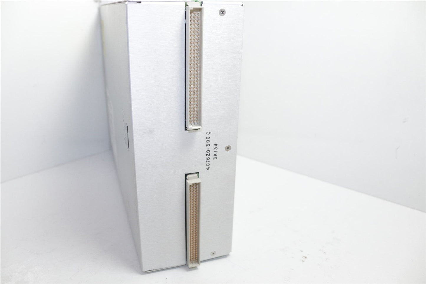 Racal Instruments 7064M-300 3 Slot Message Based Proto