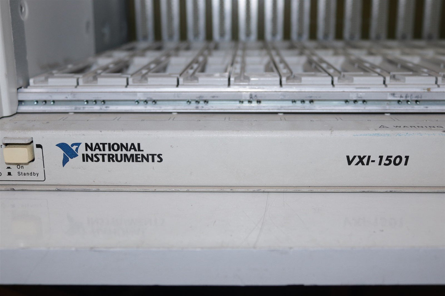 National Instruments VXI-1501 Mainframe Chassis 745740-01