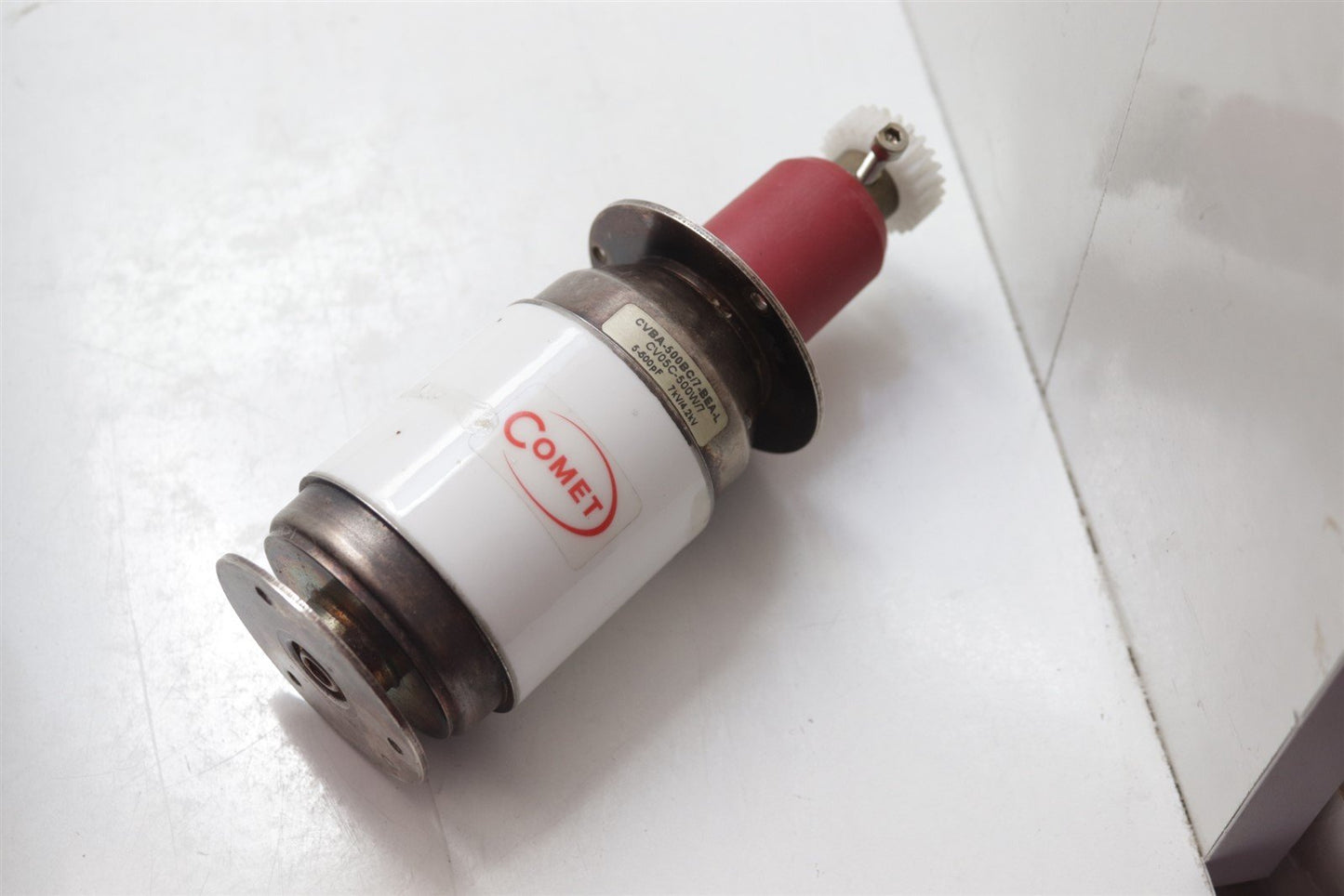 COMET CVBA-500BC/7-BEA-L 5-500pF 7/4.2kV Peak Variable Vacuum Capacitor