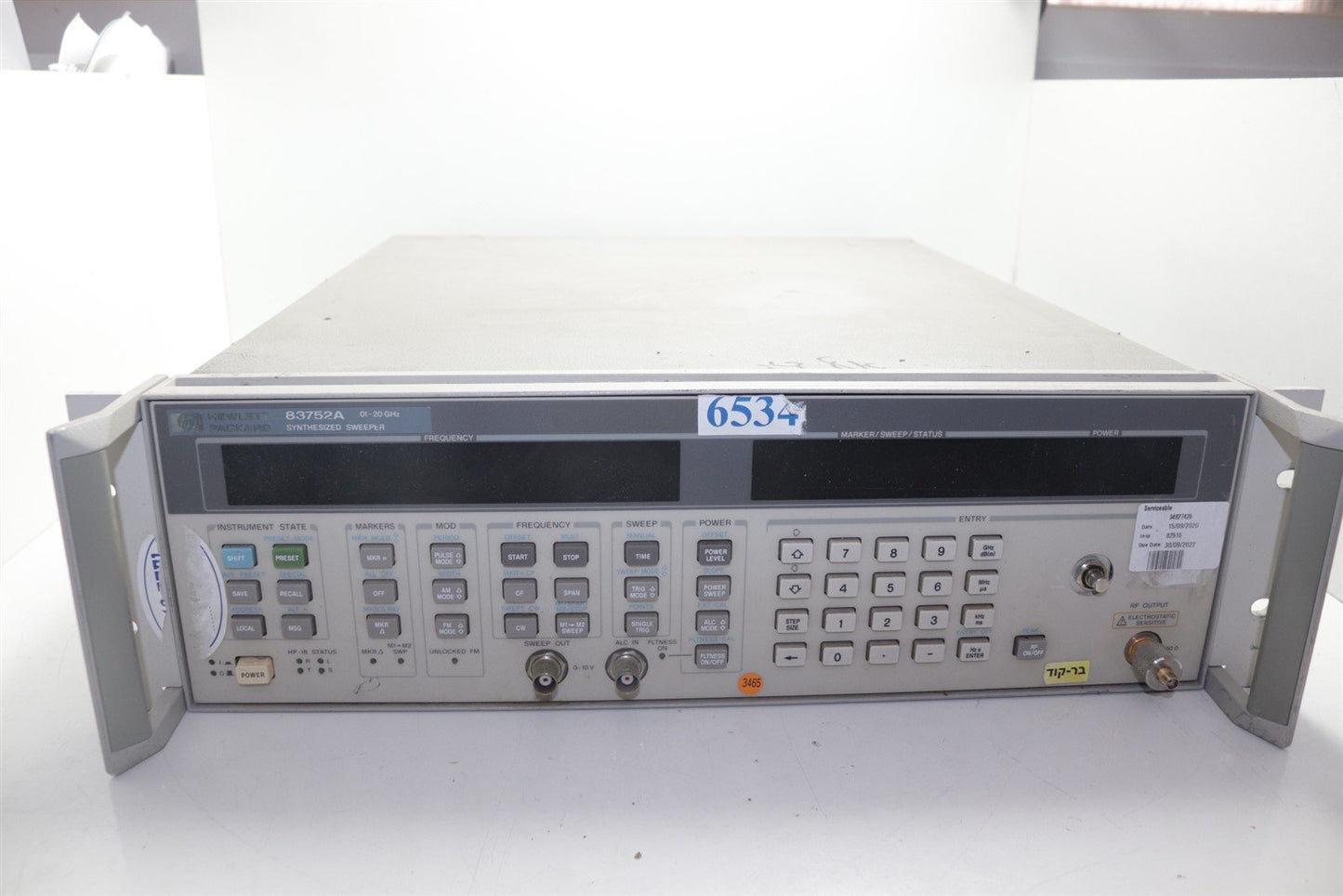 HP Agilent Keysight 83752A Synthesized Sweeper 0.01 - 20 GHZ Tested