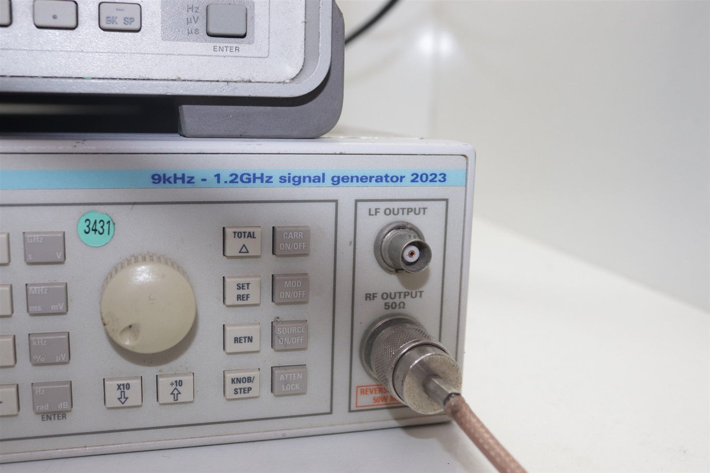 Marconi Instruments 2023 9kHz-1.2GHz Signal Generator P/N 44533-446