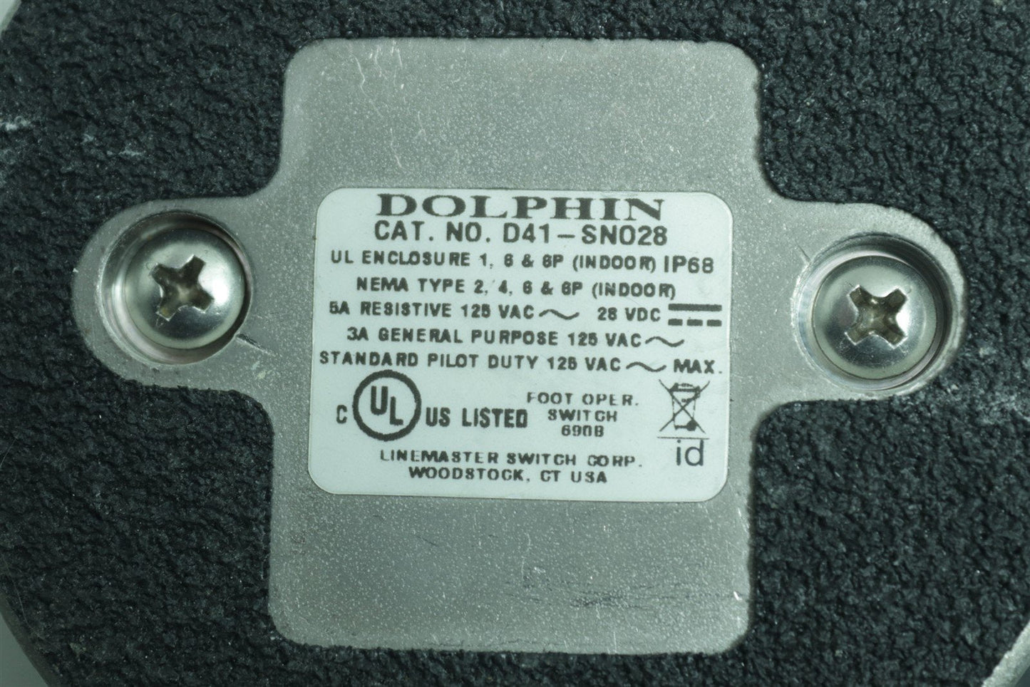 Linemaster Dolphin Footswitch D41-SN028